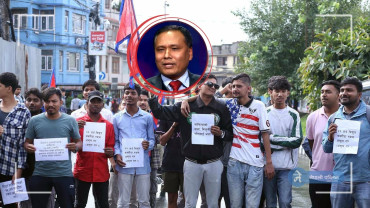 कुलमान घिसिङको समर्थनमा सडकमा उत्रिए जनता